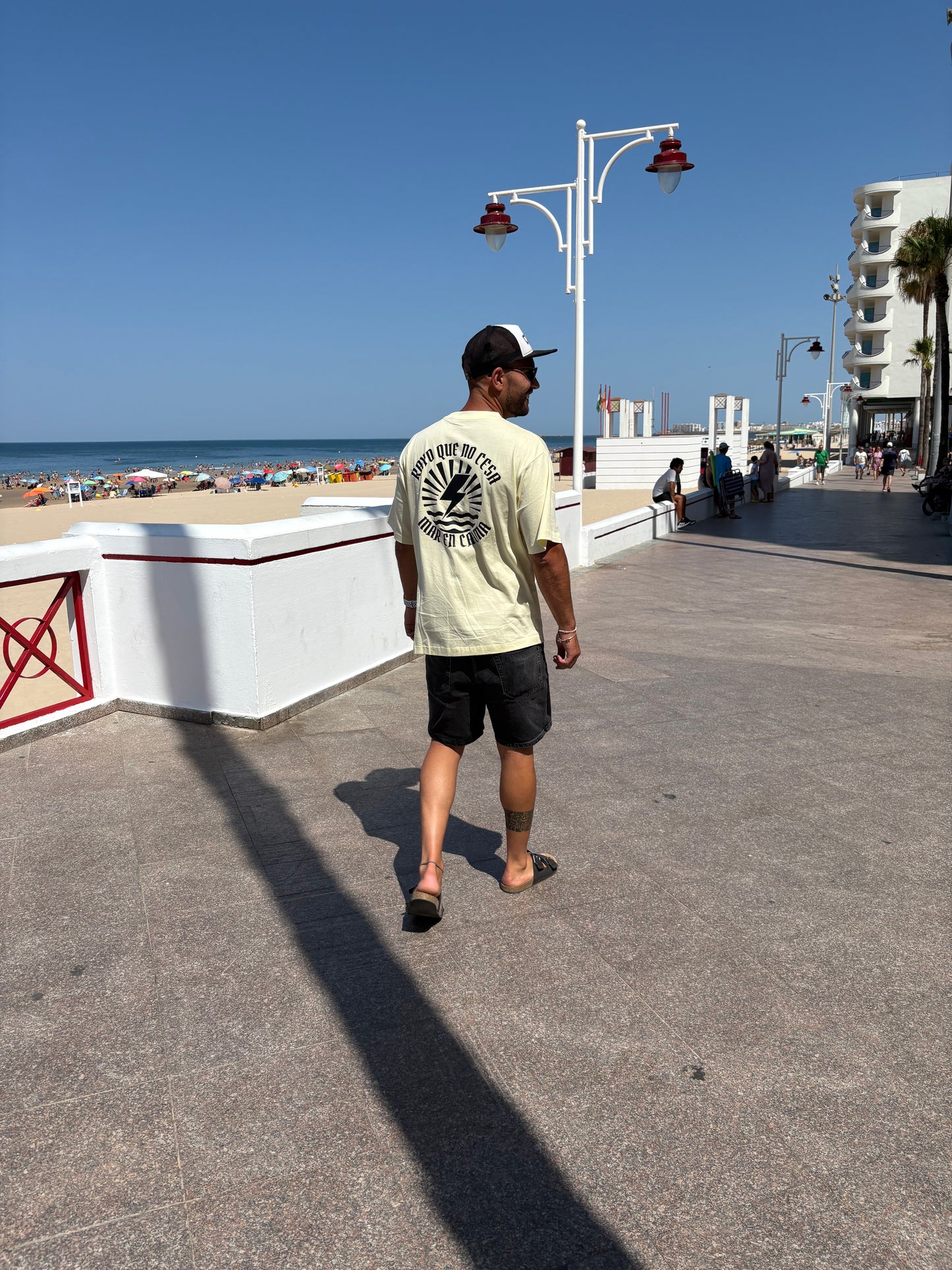 RAYO QUE NO CESA, MAR EN CALMA