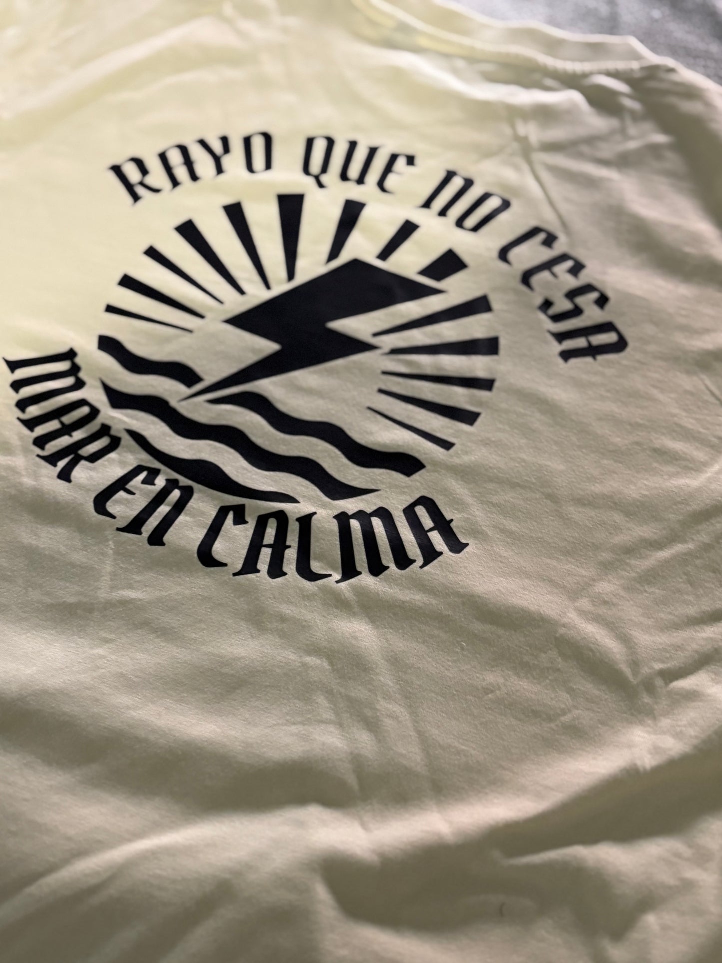 RAYO QUE NO CESA, MAR EN CALMA